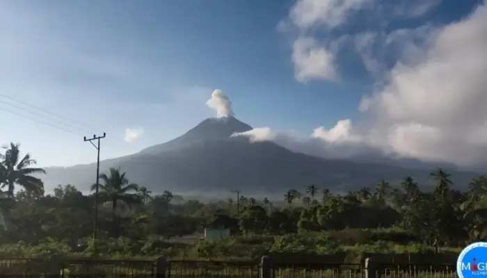 Gunung Lewotobi Laki-laki Erupsi Pagi Ini, Kolom Abu Vulkanik Capai 400 Meter