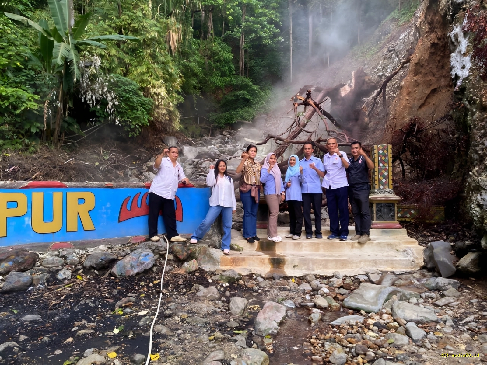 KONI Lampung Telusuri Kaki Gunung Rajabasa untuk Mencari Api Abadi PON 2032