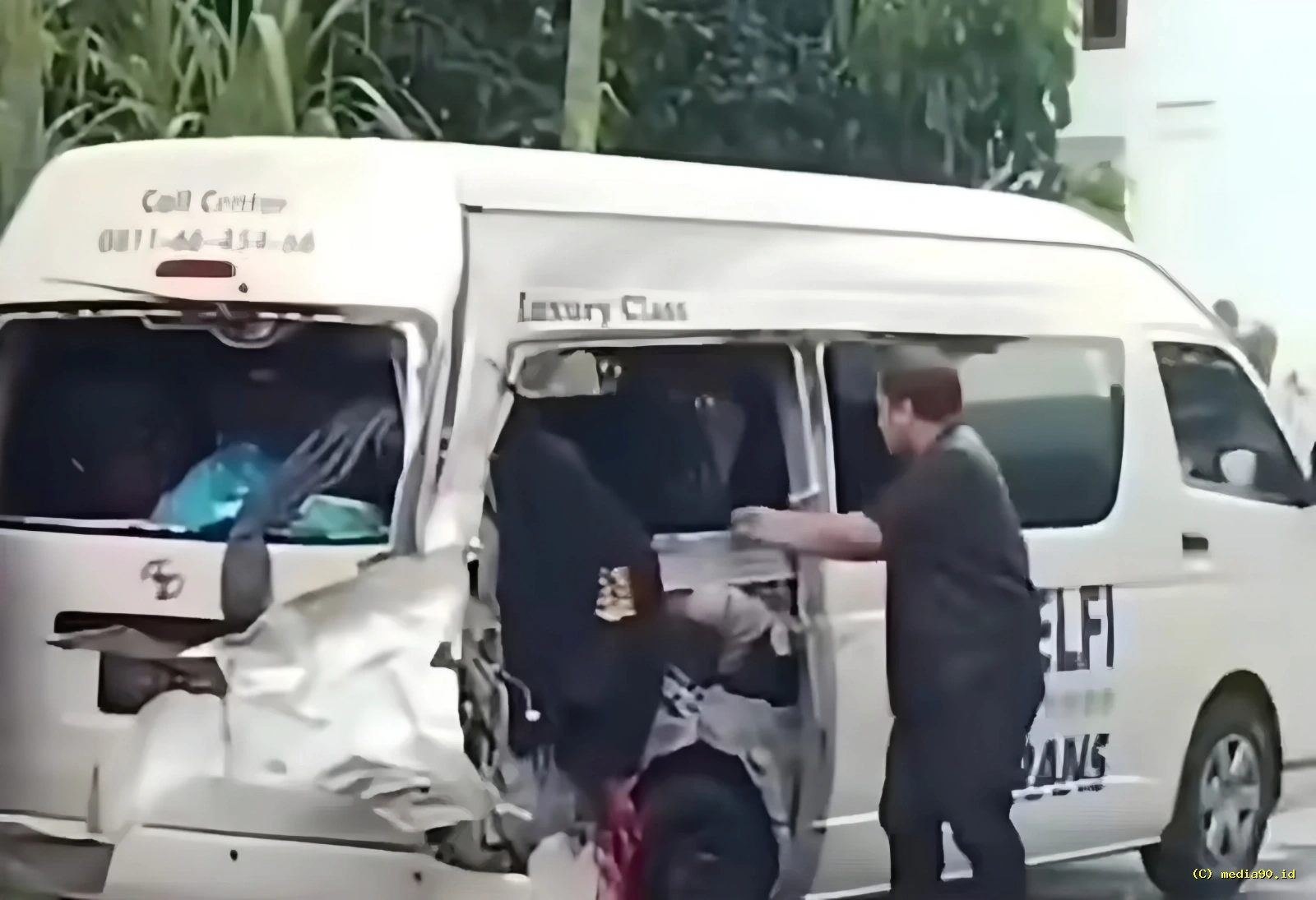 Kecelakaan Maut Travel vs Truk di Limapuluh Kota Sumbar, Korban Jiwa Diduga Berjatuhan