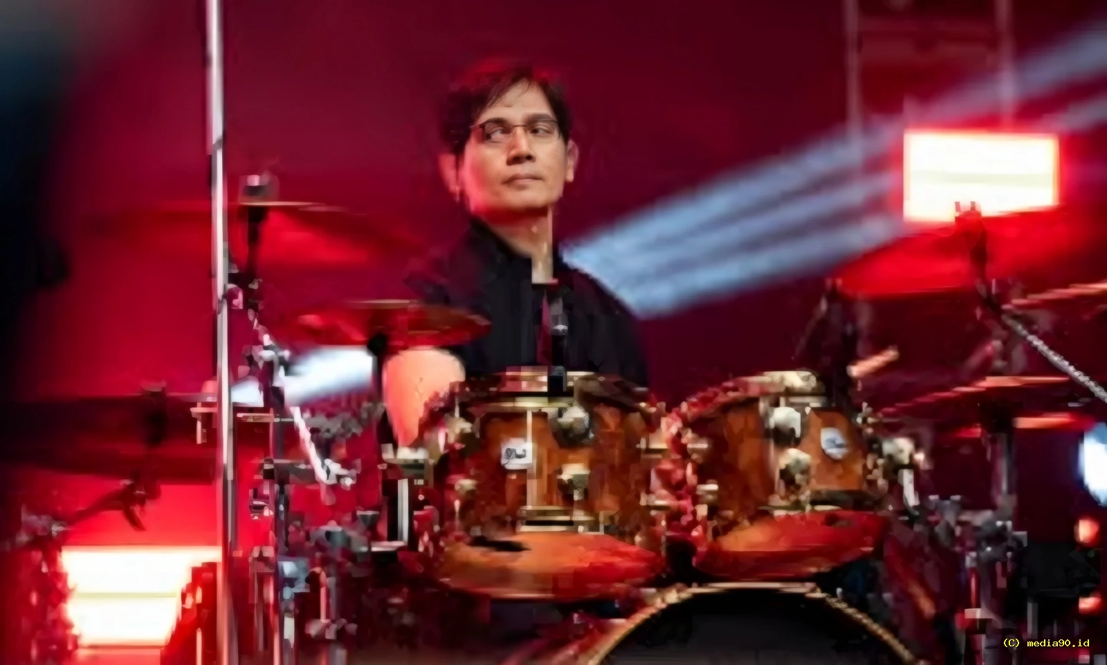 Mendadak Gantikan Tyo Nugros Al Ghazali Meriahkan Konser Dewa 19 di Kuala Lumpur