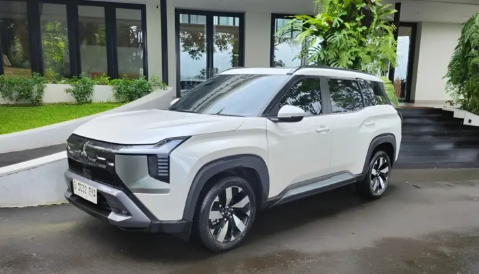 Interior Mitsubishi Destinator: Kabin 7 Penumpang yang Lapang, Cerdas, dan Premium untuk Keluarga Modern