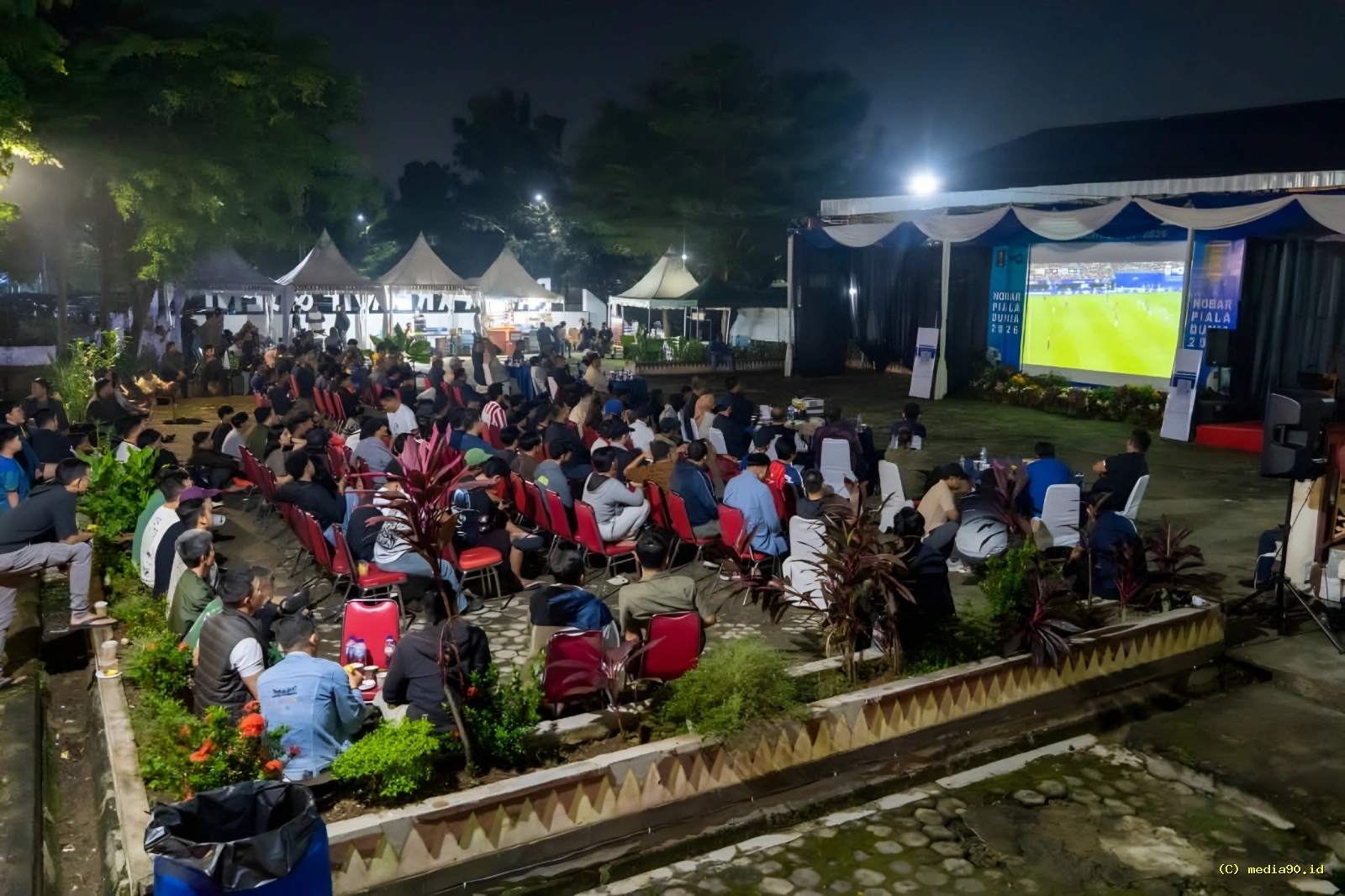 Nobar Piala Dunia Pemprov Lampung Berlangsung Meriah, Warga Antusias dan UMKM Ikut Bergeliat