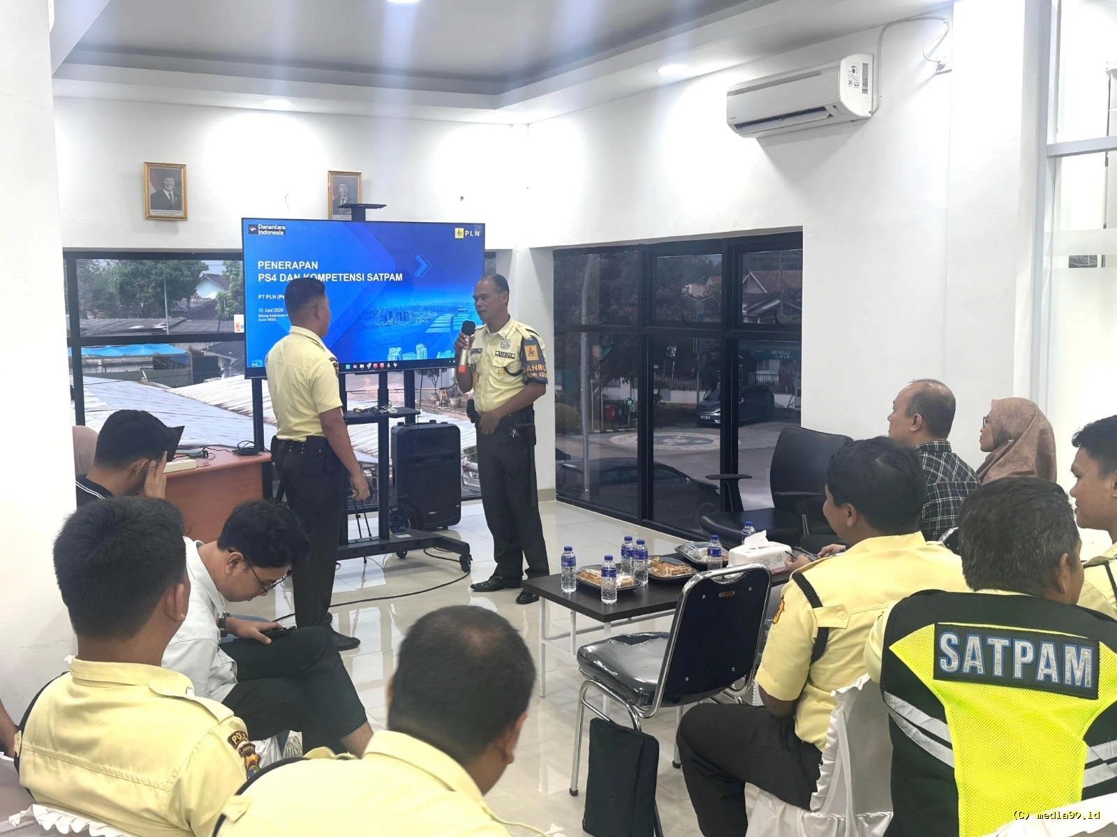 PLN UP3 Kotabumi Tingkatkan Kompetensi Satpam Lewat Refreshment Pelatihan Demi Layanan Prima