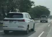 Mobil Berlogo DFSK Muncul Tanpa Kamuflase, Diduga Sedang Jalani Uji Jalan Jelang Peluncuran