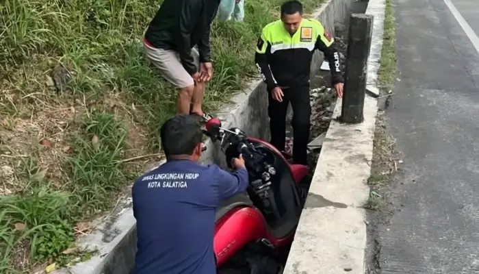 Kecelakaan Tunggal di JLS Salatiga Tewaskan Pengendara Honda Scoopy, Polisi Ingatkan Pentingnya Konsentrasi Saat Berkendara