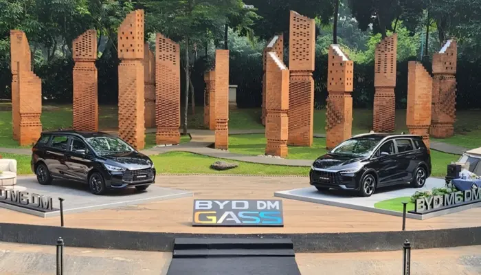 Perbedaan BYD M6 DM Tipe Classic dan Cross yang Wajib Diketahui Sebelum Membeli