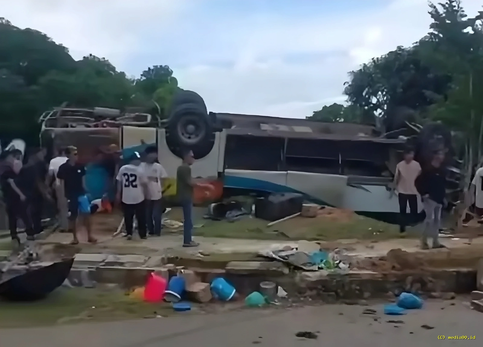 Perjalanan Rekreasi Jemaat Berakhir Maut, Kecelakaan Bus di Rempang Batam Tewaskan Satu Penumpang
