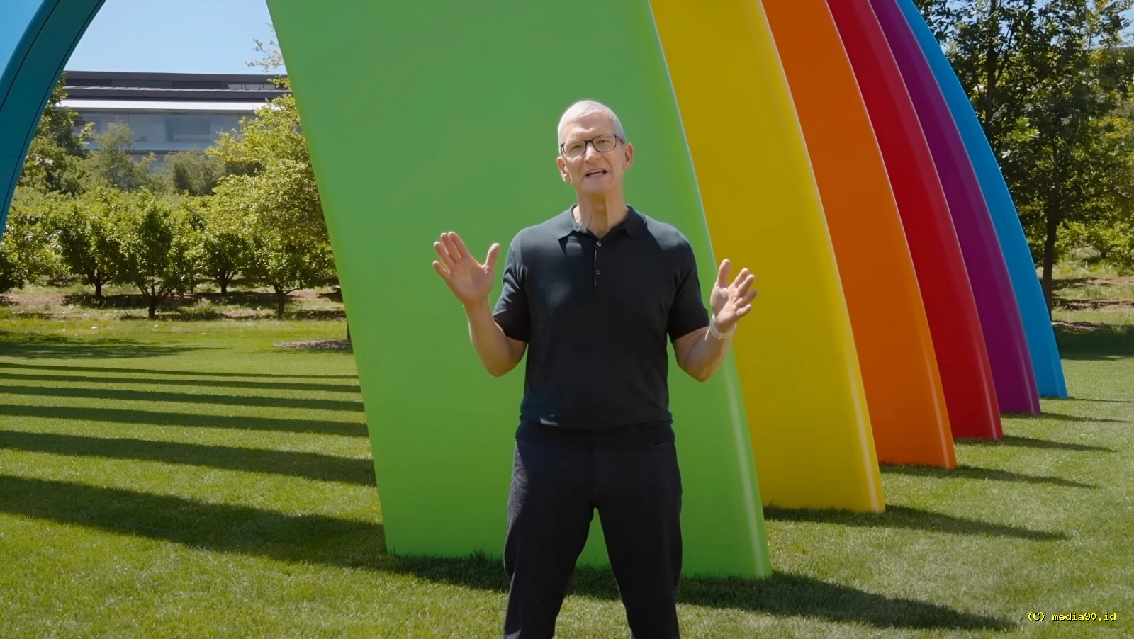 Pidato Perpisahan Tim Cook di WWDC 2026 Mengharukan Apple Bersiap Masuki Babak Baru