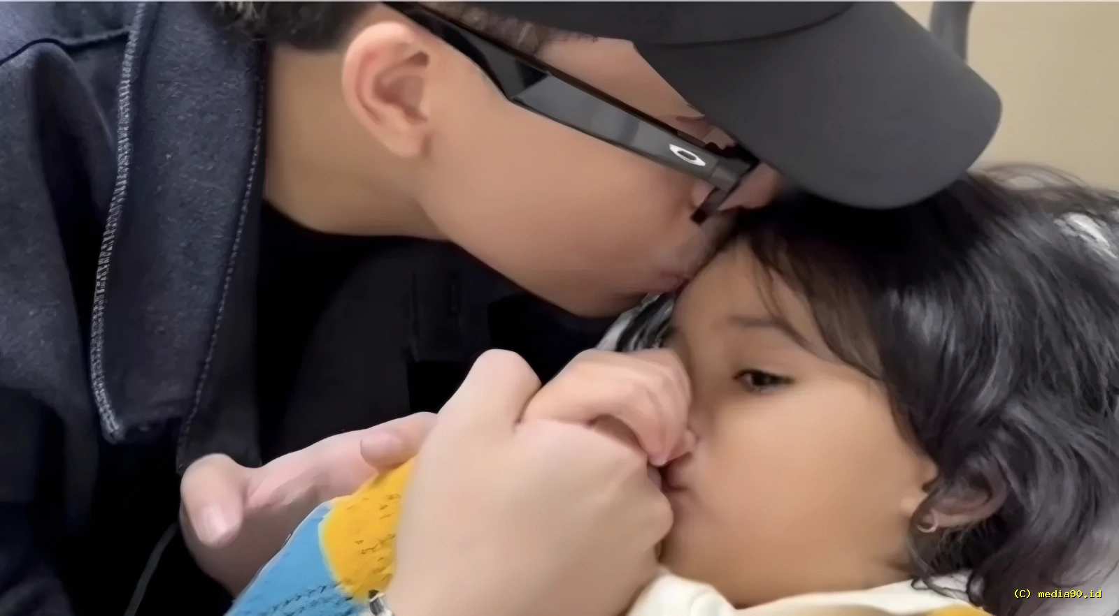Putri Aurel Hermansyah Dirawat di RS Usai Diduga Jatuh dari Tangga, Ungkapan Sang Ibu Bikin Haru