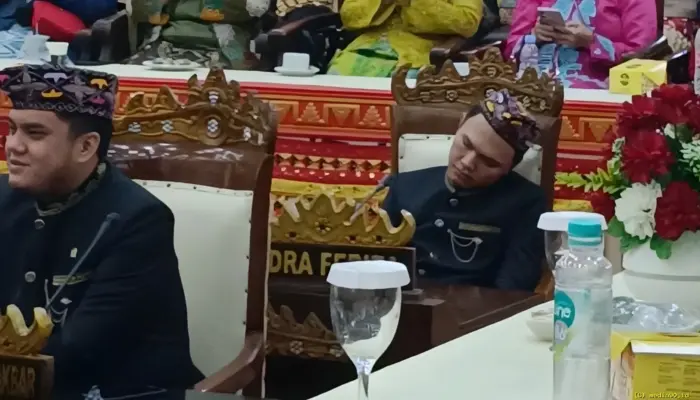 Saat Gubernur Berpidato, Anggota DPRD Kedapatan Tertidur di Paripurna HUT ke-344 Bandar Lampung