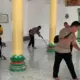 Sambut HUT Bhayangkara dan Tahun Baru Islam Polsek Tanjung Bintang Gelar Bakti Sosial Bersih Masjid
