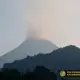Status Terkini Gunung Merapi: Asap 50 Meter Muncul, Aktivitas Gempa Naik, Warga Diminta Waspada