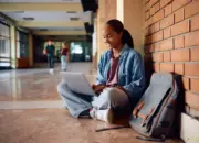 Nilai Mahasiswa Meningkat, Tapi Skill Menurun? Studi Ungkap Dampak AI di Dunia Kampus