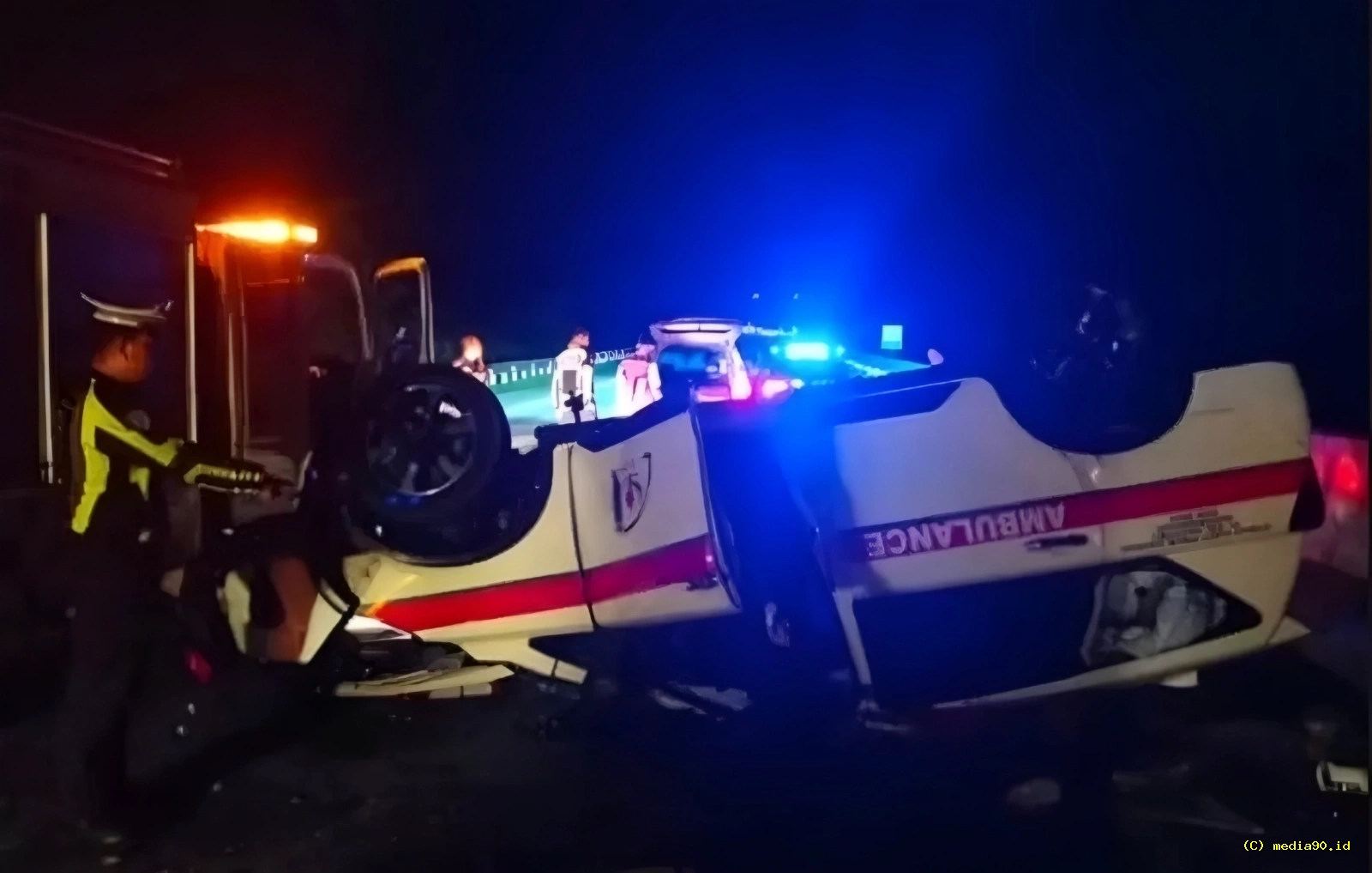 Tragedi di Tol Pekanbaru–Dumai Kecelakaan Ambulans dan Trailer Renggut Tiga Nyawa