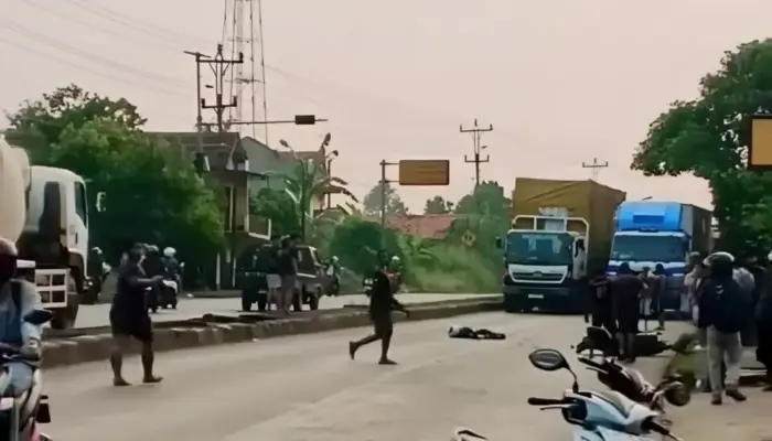 Kecelakaan Maut di Jalur Pantura Batang, Pemotor Tewas Terlindas Truk Usai Terjatuh