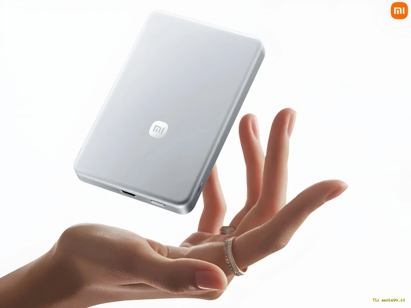Xiaomi Kenalkan Power Bank Magnetik Tipis 45W Cocok untuk Mobilitas Tinggi