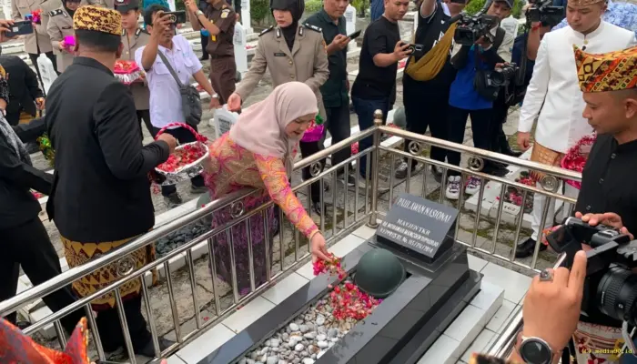 Ziarah ke TMP, Eva Dwiana Ajak Generasi Muda Teruskan Semangat Pahlawan Bangun Bandar Lampung