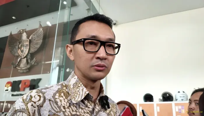 KPK Rampungkan Analisis Amplop Bupati Kuansing ke Raja Juli, Motif Pemberian Masih Didalami