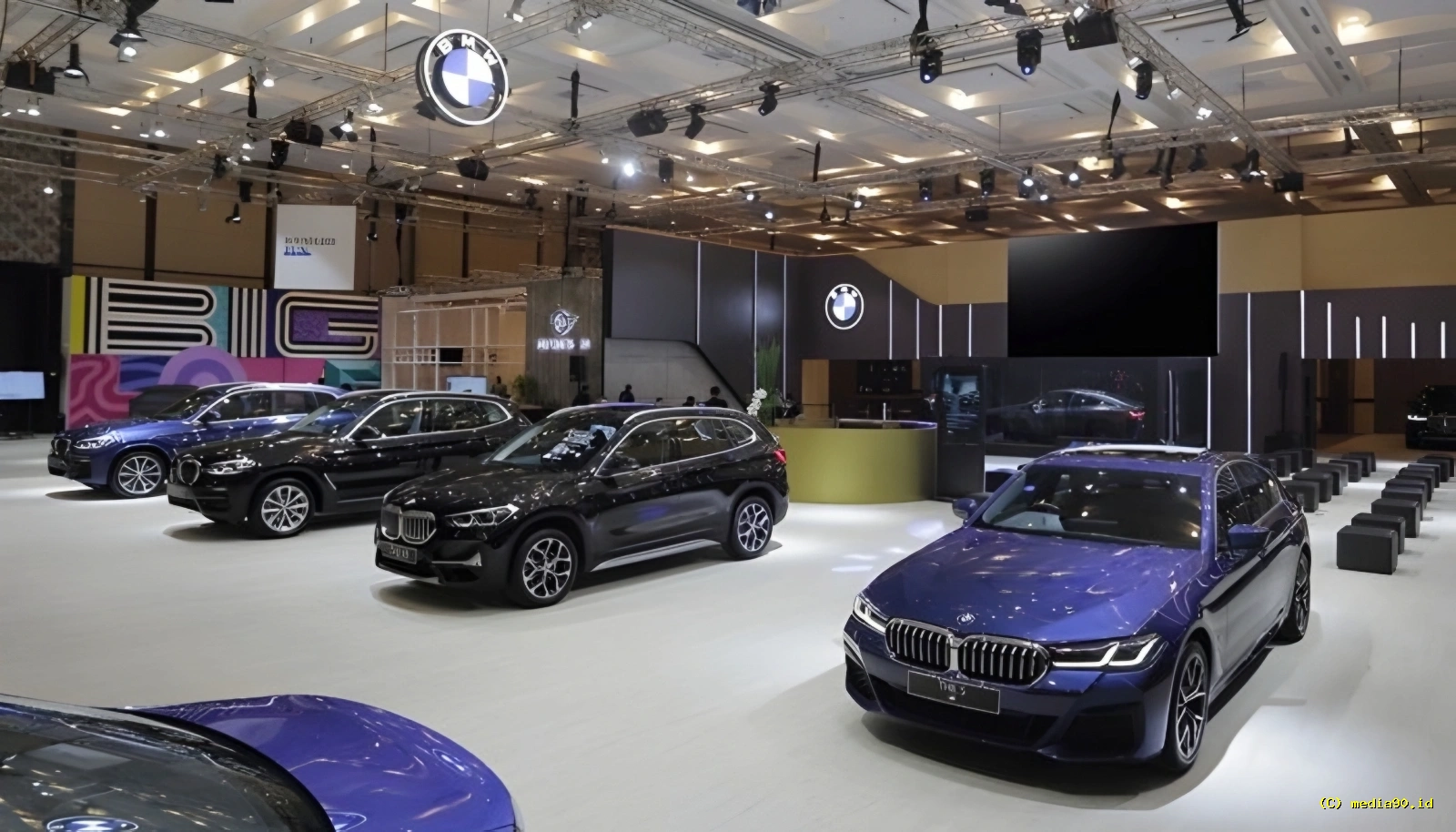 BMW iX3 Terbaru Siap Debut di GIIAS 2026 BMW Indonesia Beri Sinyal Kehadiran