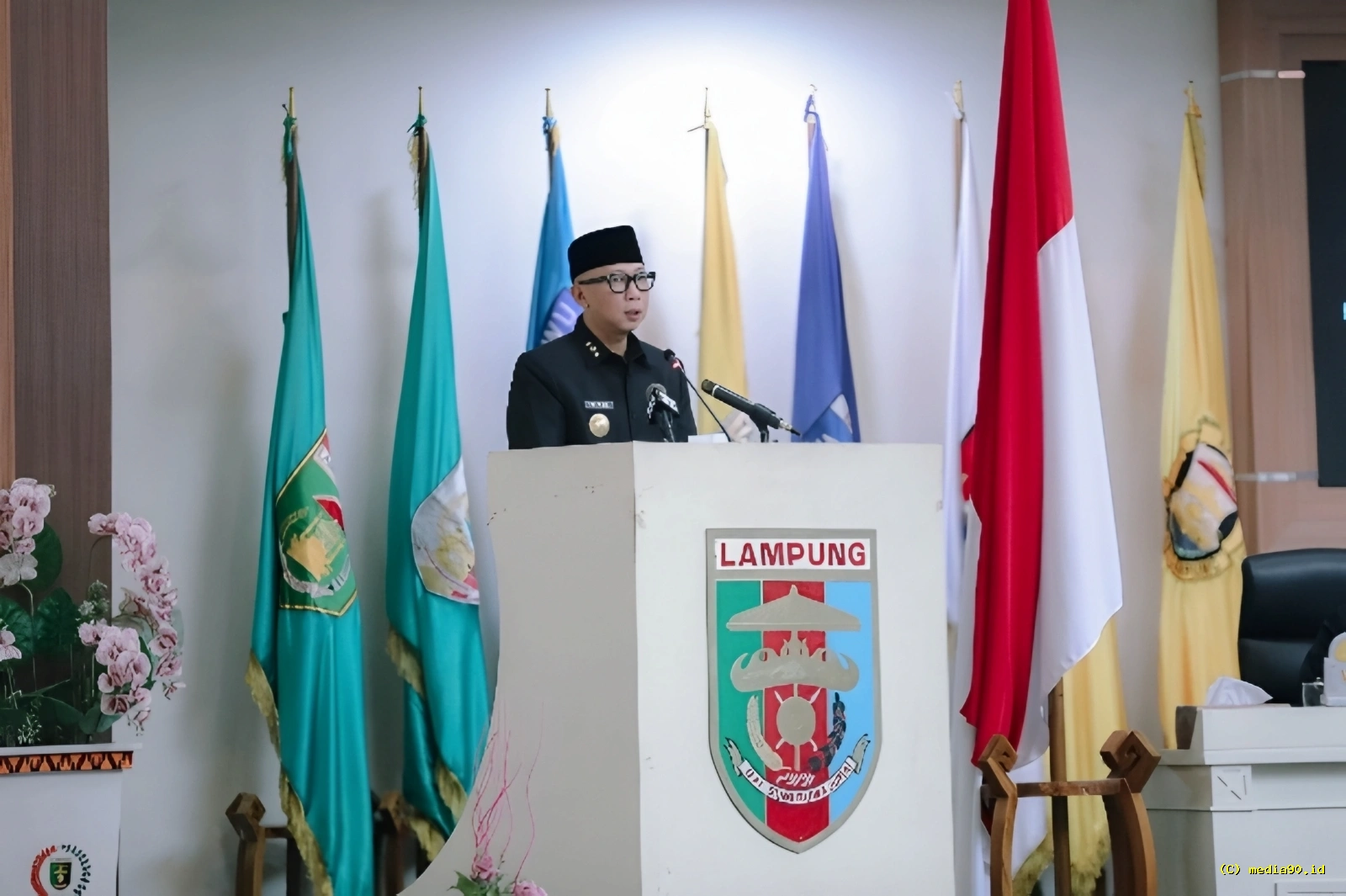 Gubernur Mirza Tanggapi Pandangan Umum Fraksi DPRD Lampung Terkait Raperda Pertanggungjawaban APBD 2025