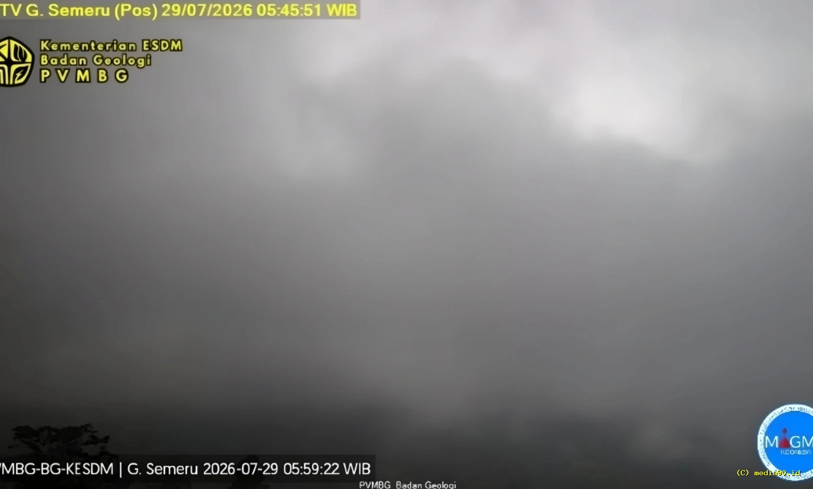 Gunung Semeru Kembali Erupsi Pagi Ini, Warga Diminta Menjauh dari Zona Rawan dan Waspada Lahar