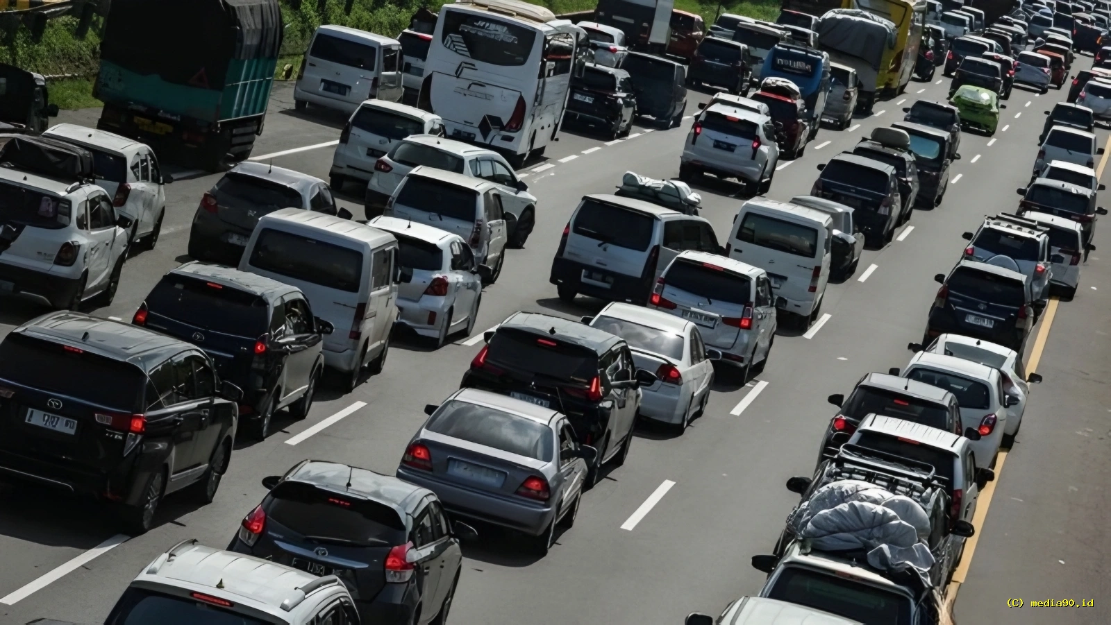 Info Lalu Lintas Tol Arah Jakarta Pagi Ini Jagorawi hingga Japek Dipadati Kendaraan