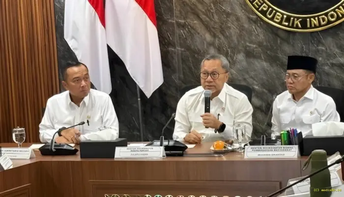 Zulhas: Koperasi Desa Merah Putih Akan Salurkan Bansos hingga Barang Subsidi