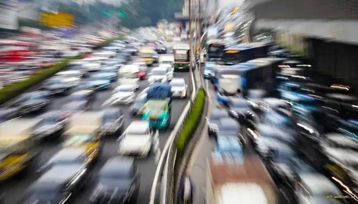 Lalu Lintas Kemang Padat, Dipicu Jam Berangkat Kerja dan Bubaran Nobar Piala Dunia
