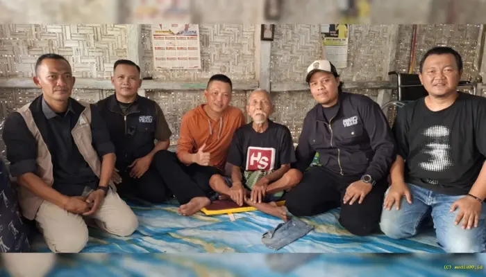 RMD Team dan Bang Taun Bantu Lansia 106 Tahun yang Lumpuh di Lampung Tengah