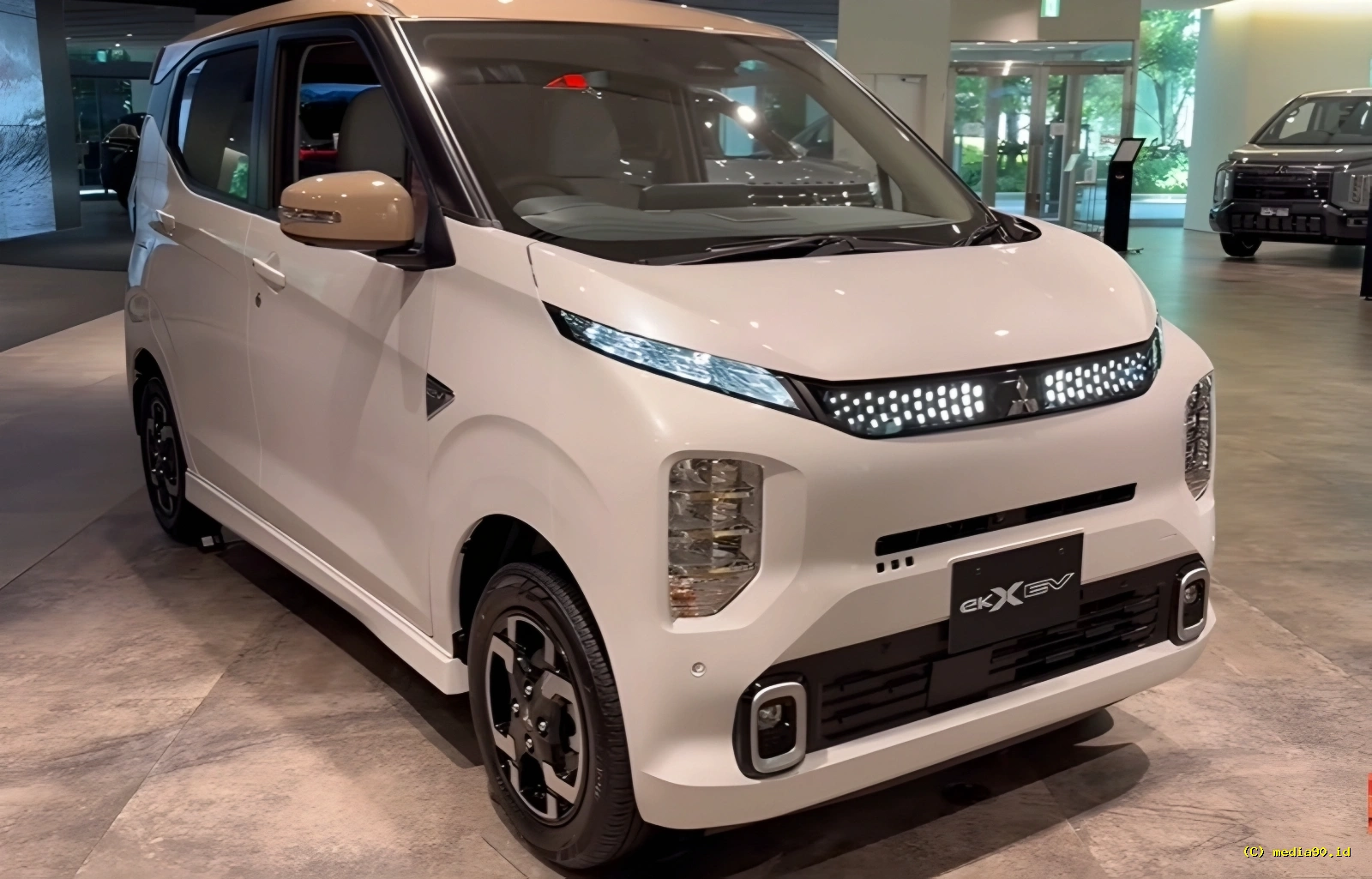 Mitsubishi eK Cross EV 2026 Meluncur Mobil Listrik Mini yang Bisa Jadi Genset Berjalan