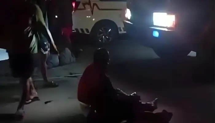 NMAX Terserempet Truk Fuso di Jalan Purwodadi-Blora, Dua Pengendara Dilarikan ke Rumah Sakit