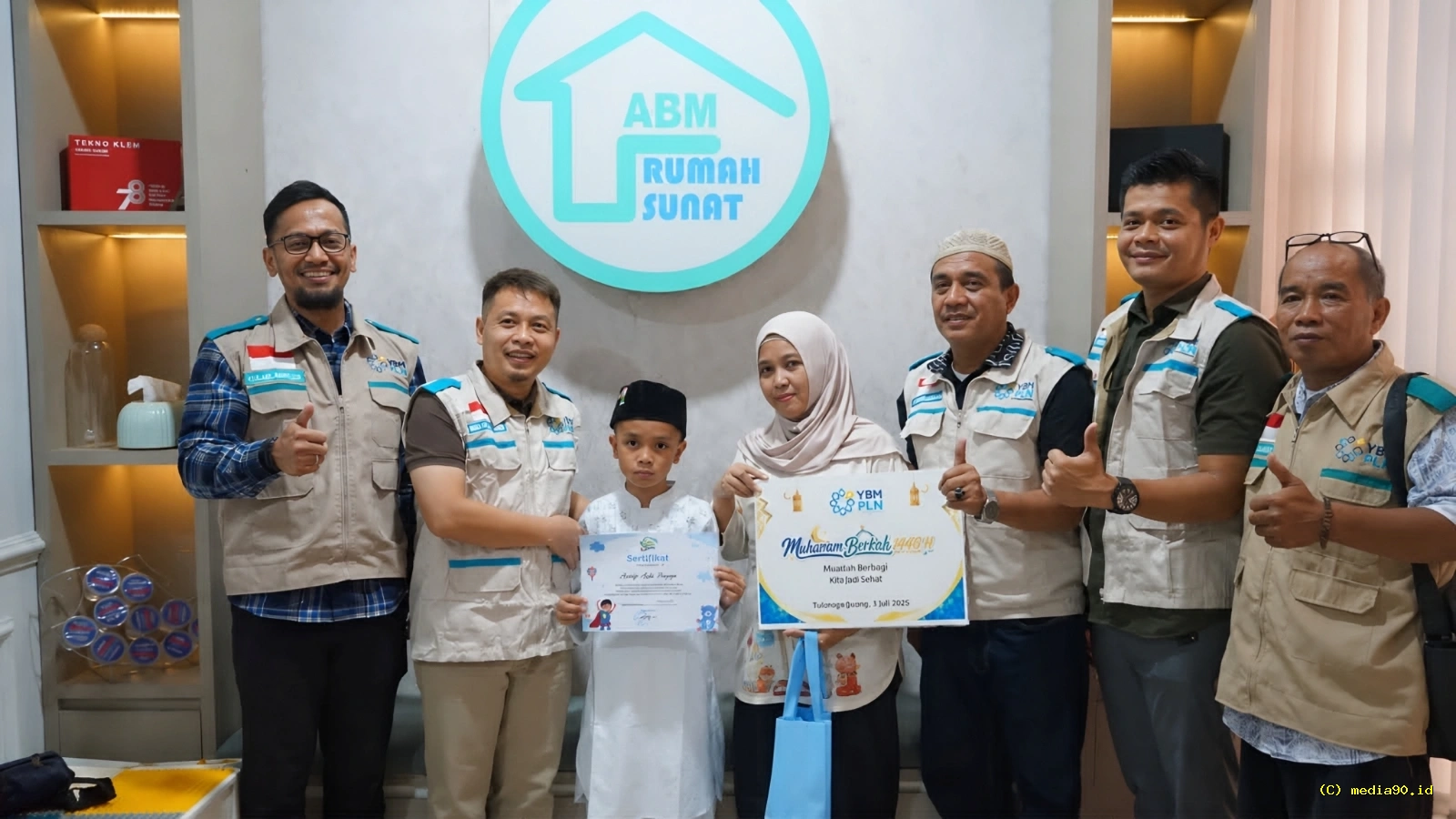 Peduli Masyarakat YBM PLN UP3 Tanjungkarang Selenggarakan Khitan Massal Gratis