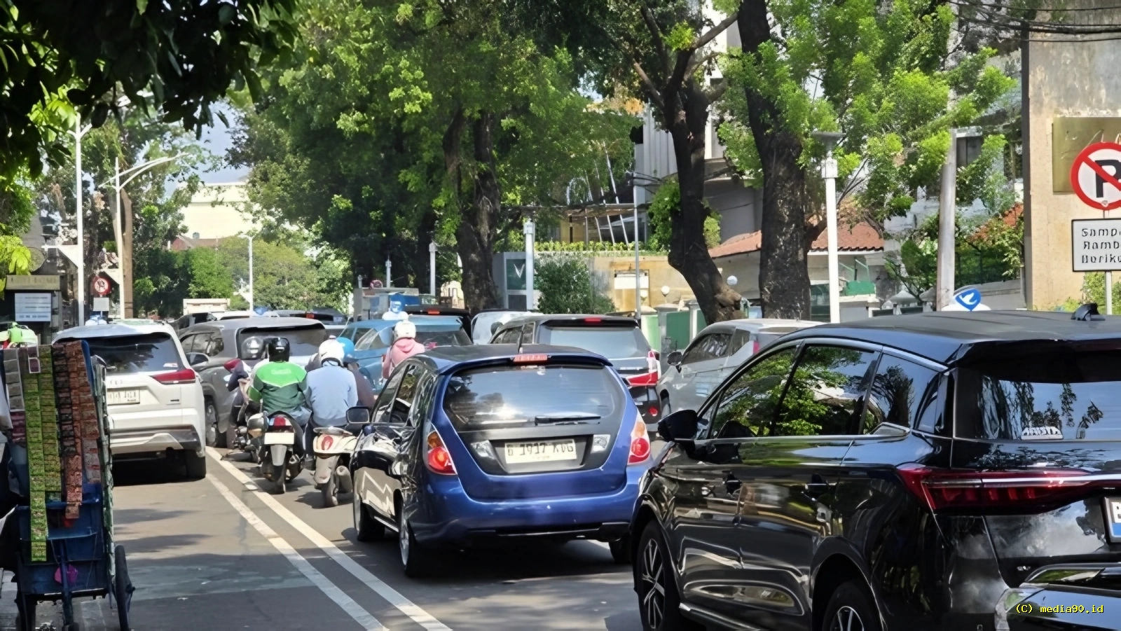 Pembongkaran JPO Tendean Pascaditabrak Truk Picu Kemacetan di Jakarta Selatan