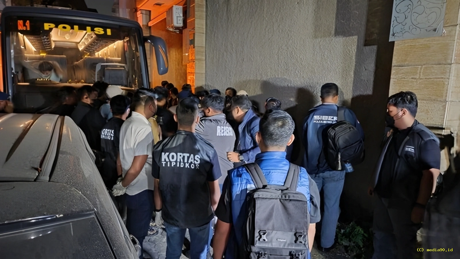 Polisi Geledah Ruko di Cipete Jakarta Selatan Dokumen dan Komputer Disita