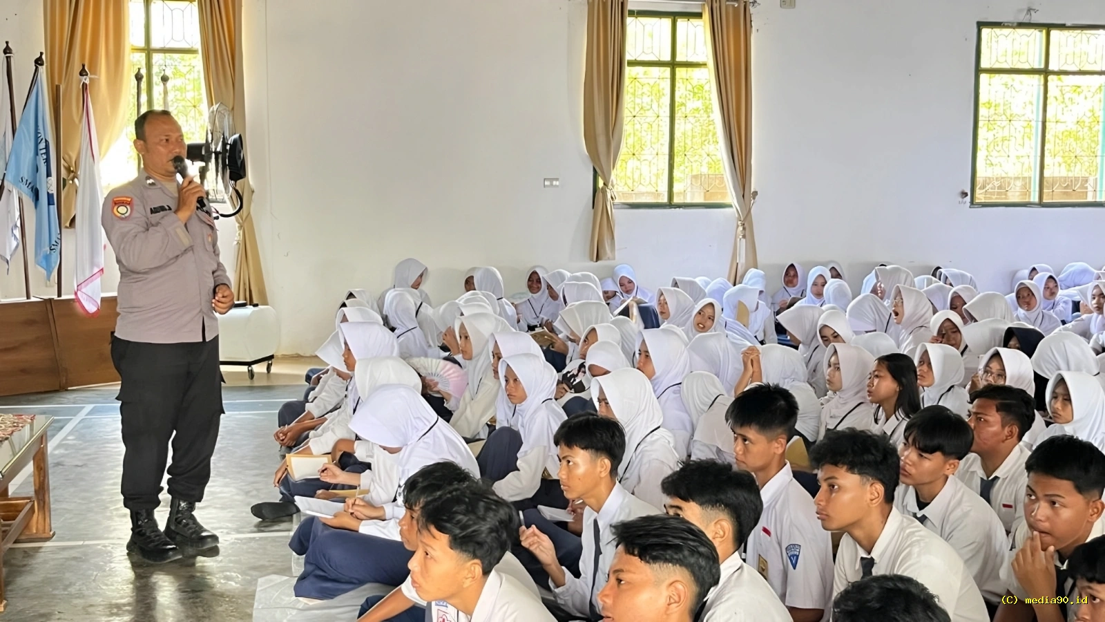 Polsek Tanjung Bintang Edukasi Siswa Baru SMAN 1 tentang Anti Bullying dan Bahaya Kenakalan Remaja