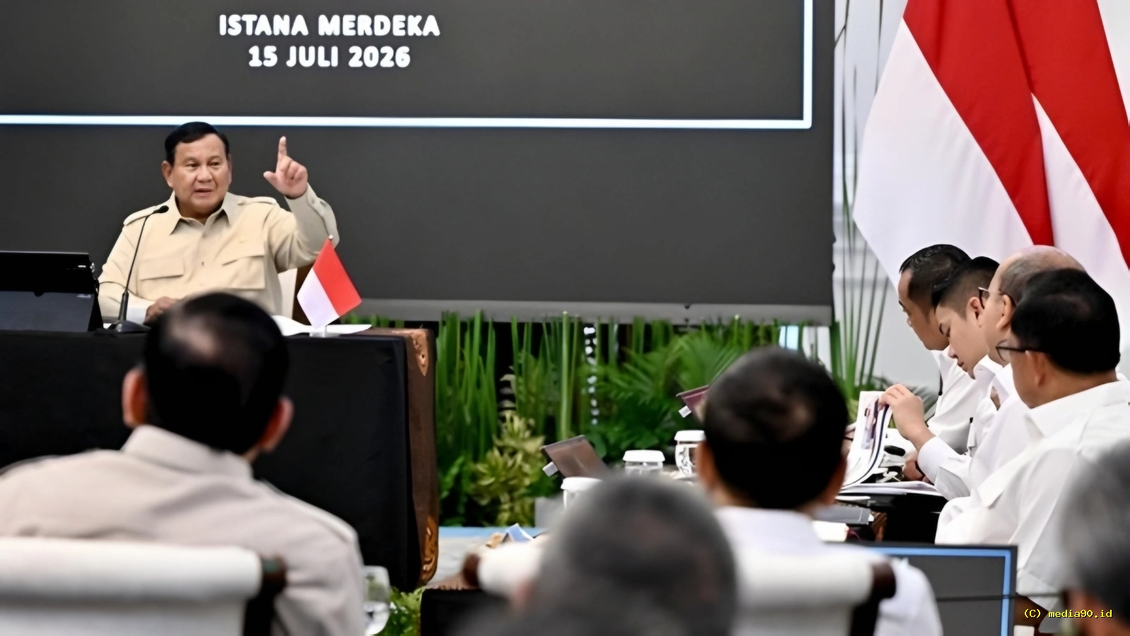 Prabowo Instruksikan Para Menteri Bantu Pembenahan Program Makan Bergizi Gratis