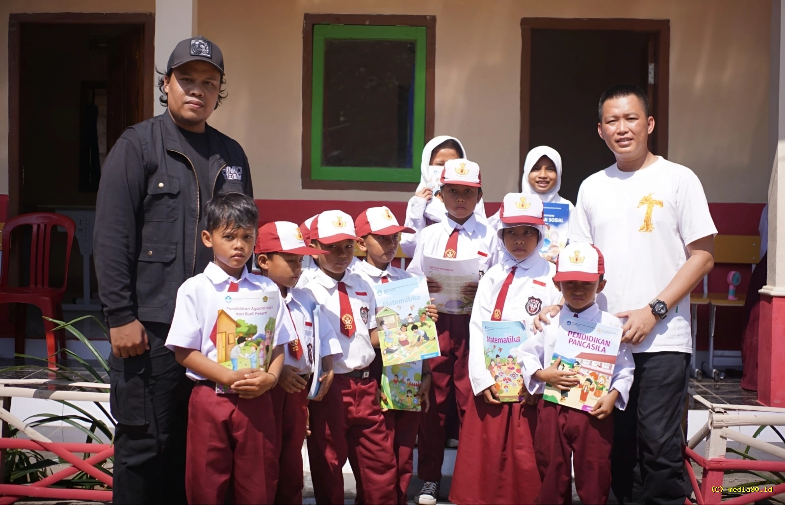 RMD Team Hadirkan Semangat Baru untuk Pendidikan di Pedalaman Tanggamus