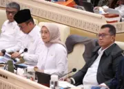 MenPAN-RB Paparkan Capaian Kinerja 2025 dalam Raker Bersama Komisi II DPR RI