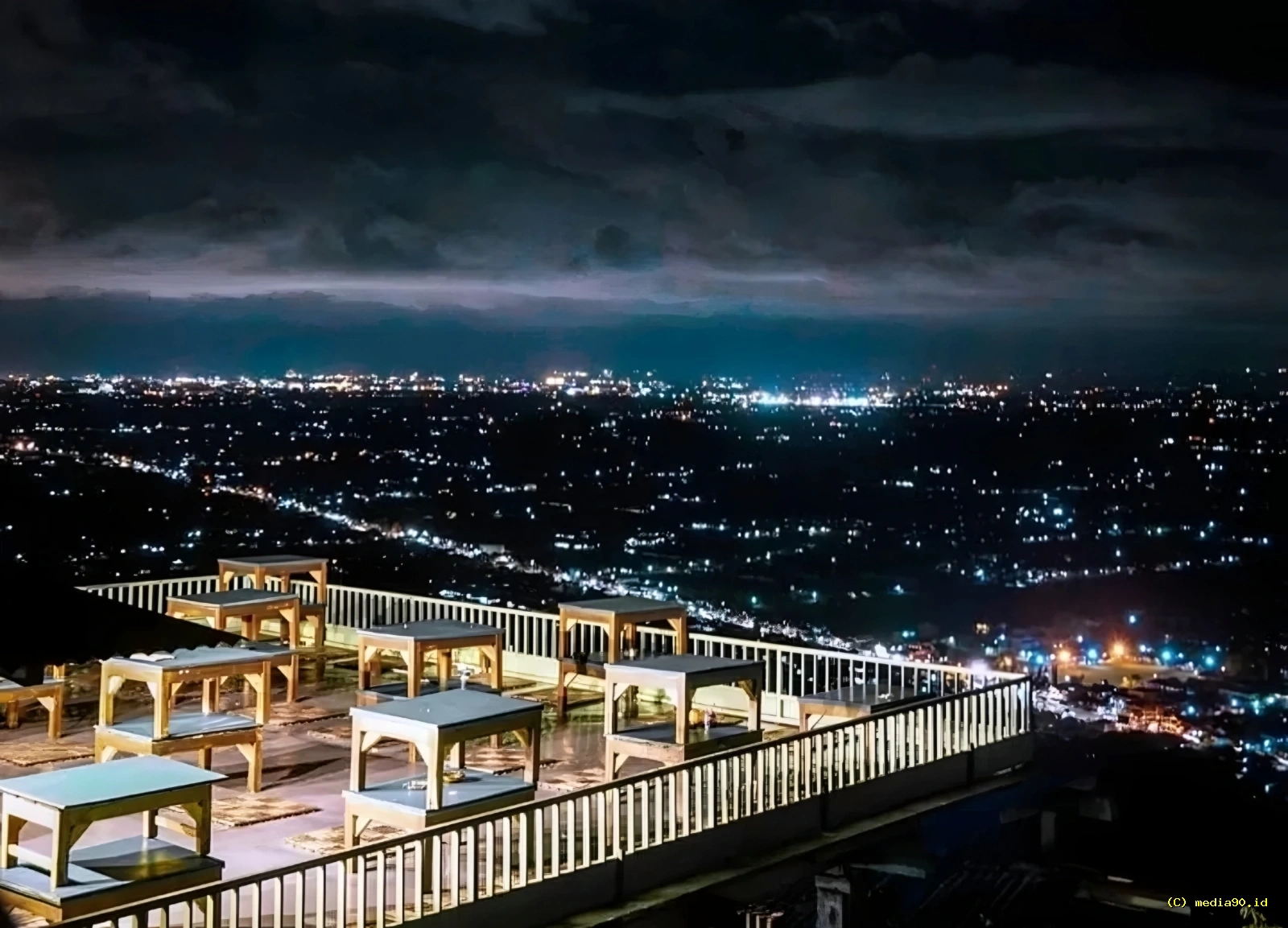 Rekomendasi 12 Tempat Wisata Searah Goa Pindul, Termasuk Bukit Bintang dengan City Light Jogja