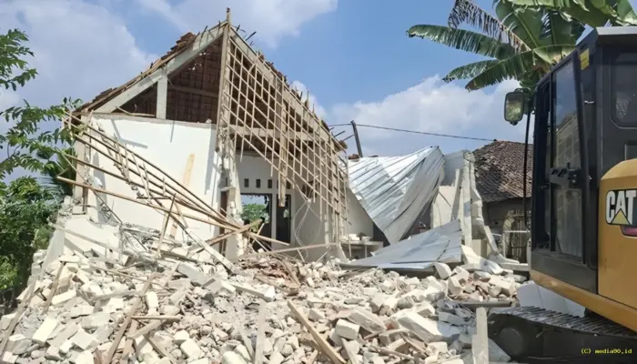 TKW Bojonegoro Robohkan Rumah Hasil Kerja di Hong Kong, Diduga Dipicu Perselingkuhan Suami