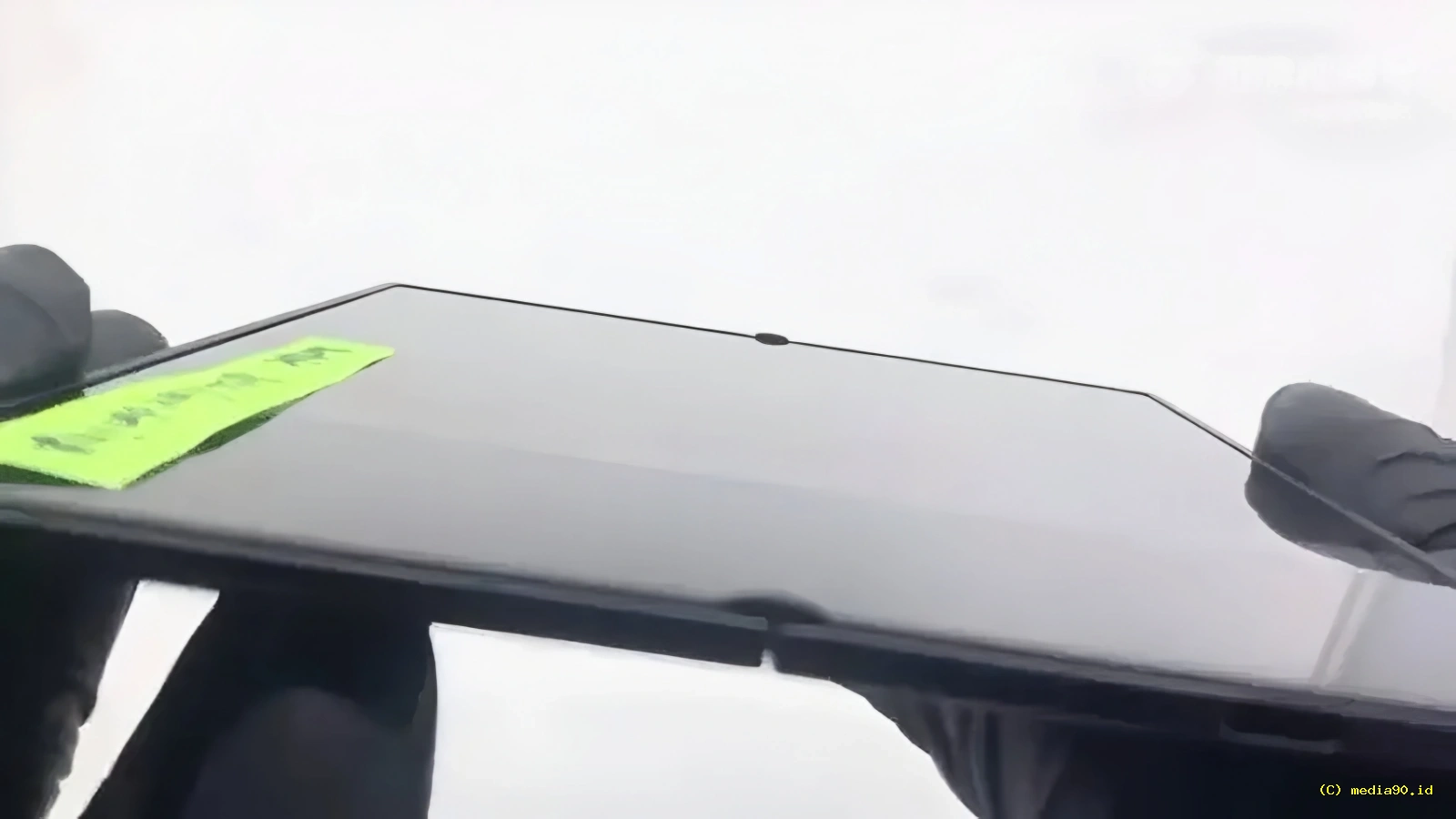 Samsung Galaxy Z Fold8 Ultra Akan Usung Layar Lipat Generasi Baru dengan Crease Minimal