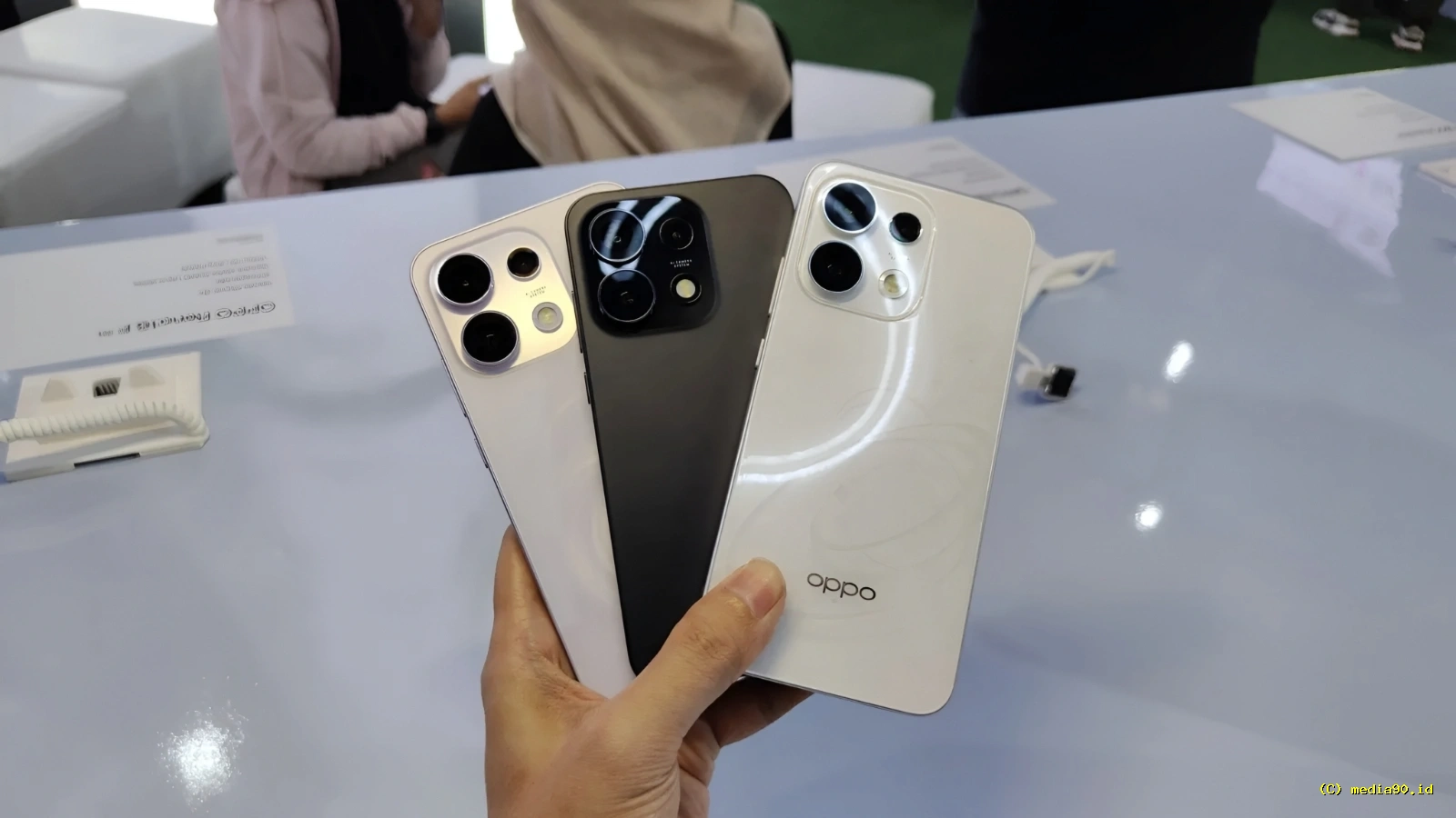 Segera Hadir di Indonesia, OPPO Reno16 Series Tawarkan Desain 3D Premium dan Kamera Andal