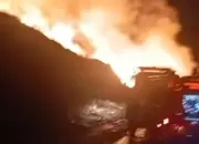TPA Cipayung Depok Terbakar, Api Membesar Petugas Damkar Berjibaku Padamkan Kebakaran