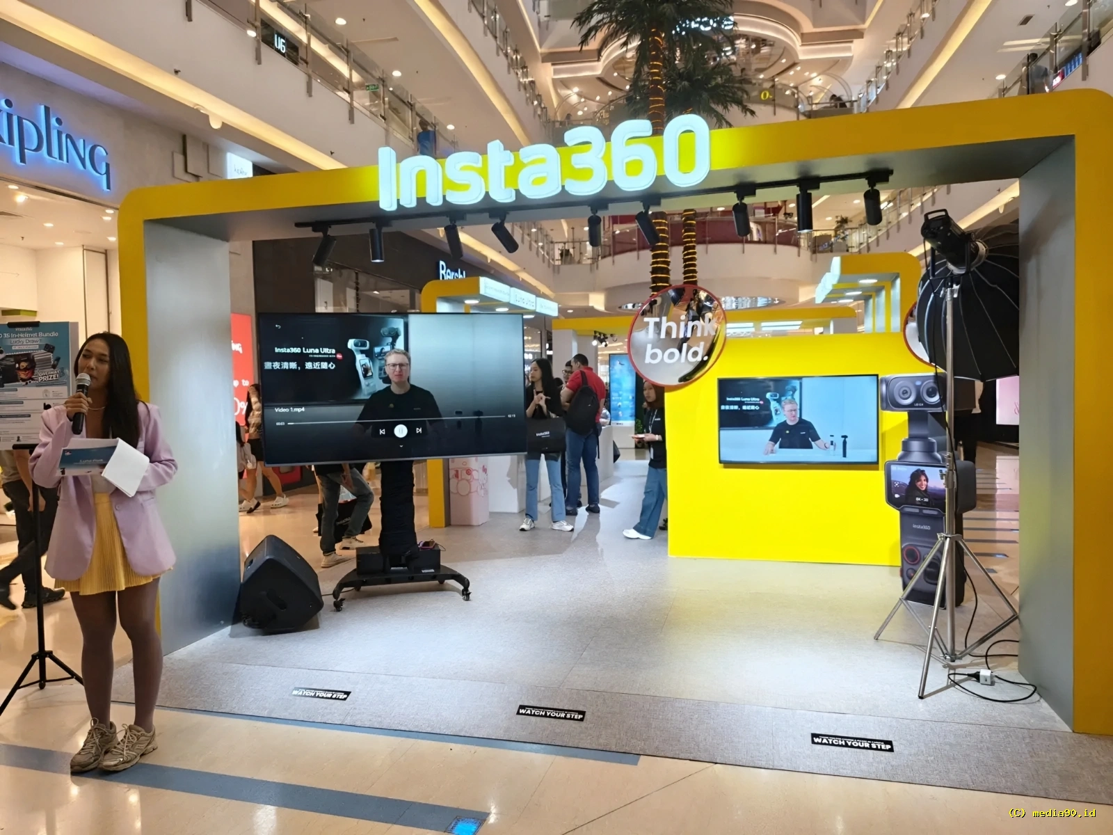 Tak Hanya Luna Ultra, Insta360 Pamerkan Beragam Kamera dan Aksesoris di Luna Park