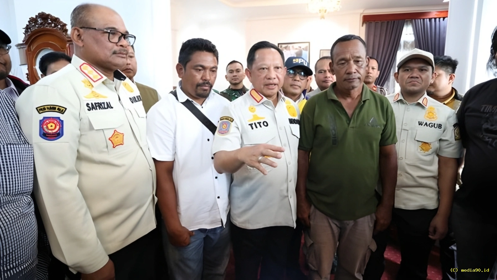 Tindak Lanjuti Keluhan Warga Satgas PRR Perbaiki Struktur Jembatan Enang enang