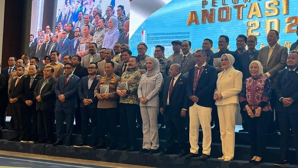 Tokoh Penegak Hukum Hadiri Peluncuran Buku Anotasi KUHAP Ada Kapolri dan Ketua KPK