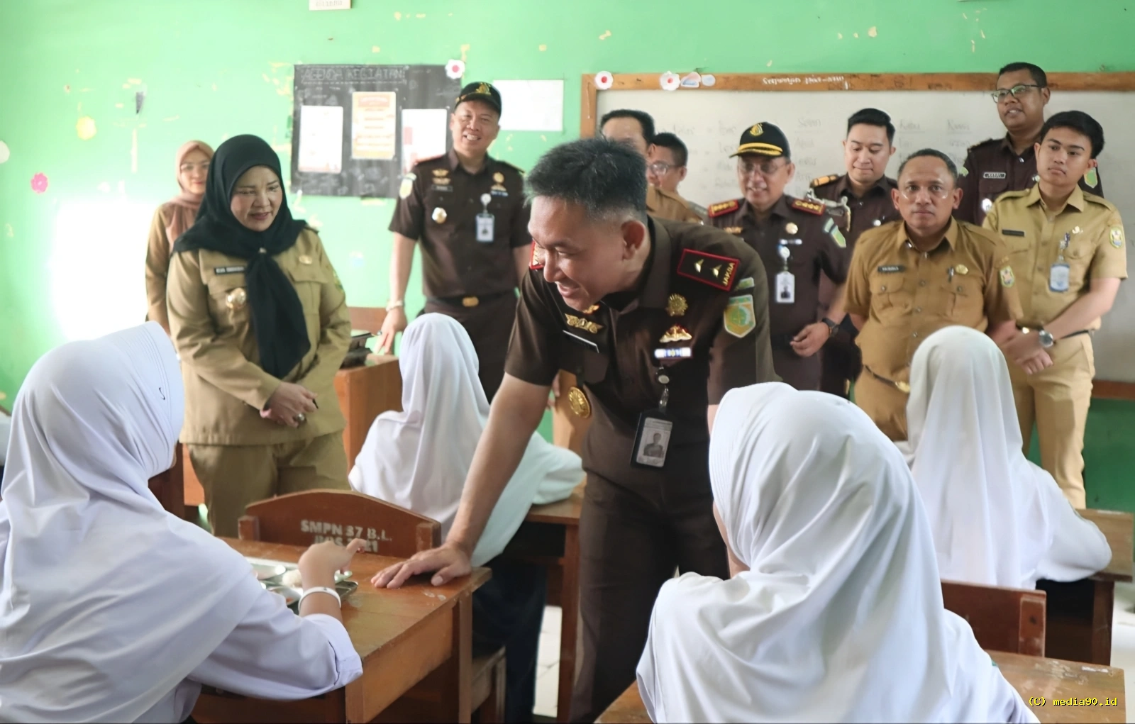 Wali Kota Bandar Lampung dan Kajati Lampung Tinjau Pelaksanaan Program Makan Bergizi Gratis