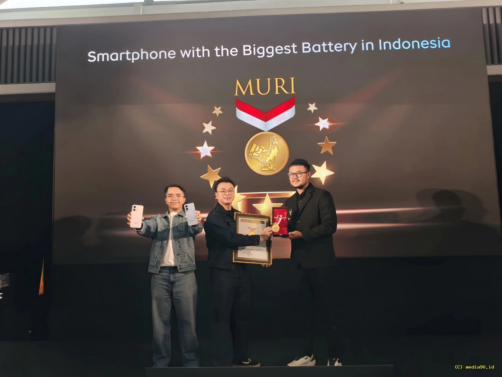 iQOO Z11 Resmi Diperkenalkan, Pecahkan Rekor Kapasitas Baterai Smartphone di Indonesia