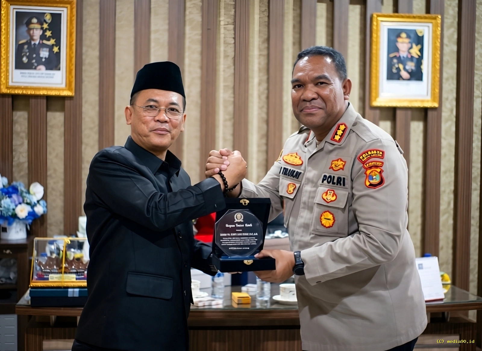 DPRD Beri Penghargaan atas Dedikasi Kombes Pol Alfret Jacob Tilukay di Bandar Lampung