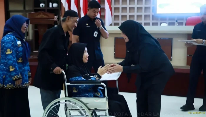 116 PNS Pemkot Bandar Lampung Pensiun, Eva Dwiana Serahkan SK dan Bantuan Purna Bhakti